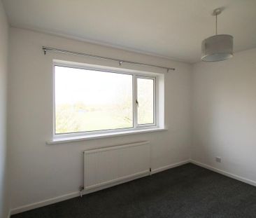 2 bedroom end of terrace house to rent - Photo 6