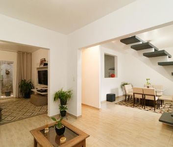 Casa para alugar com 250m², 4 quartos e 2 vagas - Foto 1