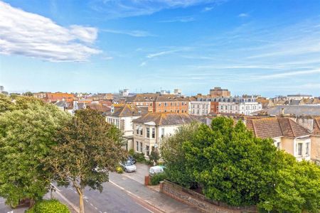 2 bedroom retirement property to rent - Photo 3