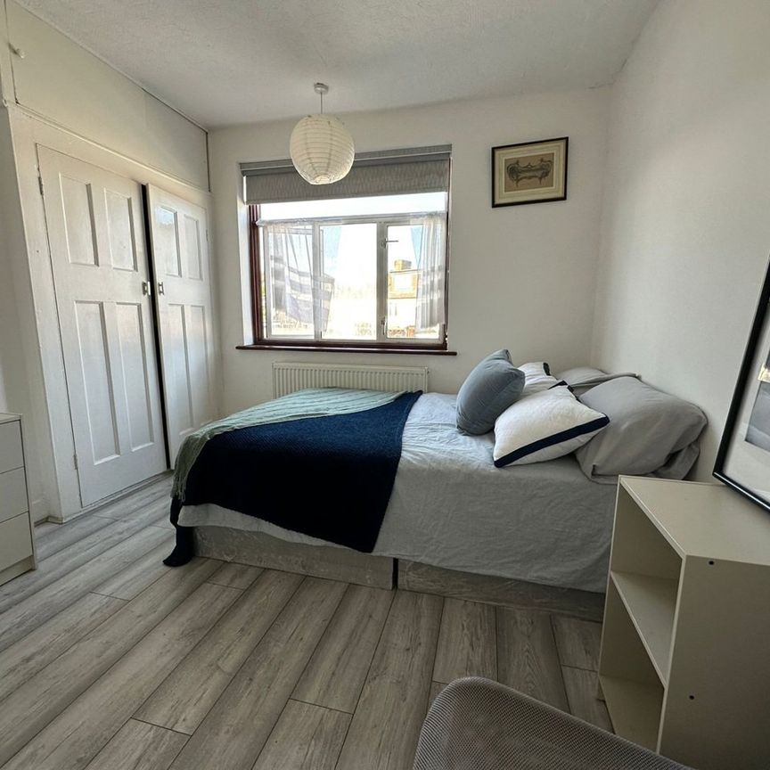 Room in a Shared House, Mount Pleasant, HA0 - Photo 1