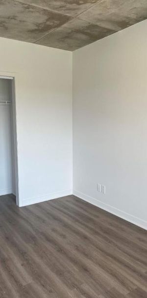 2 CH - 1 SDB - Terrebonne - $2,055 /mo - Photo 1