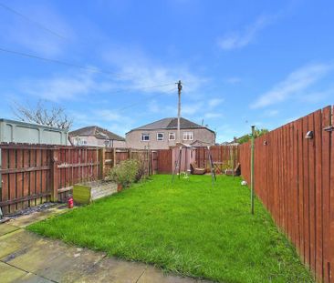 3 bedroom ground floor flat to rent - Photo 1