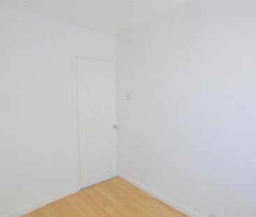 3 bedroom end of terrace house to rent - Photo 6