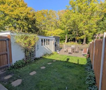3 bedroom end of terrace house to rent - Photo 1