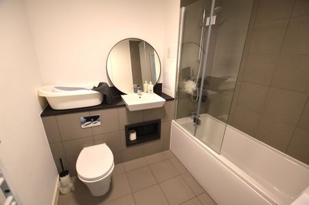 1 Bed Flat, Cornwell House, E6 - Photo 4