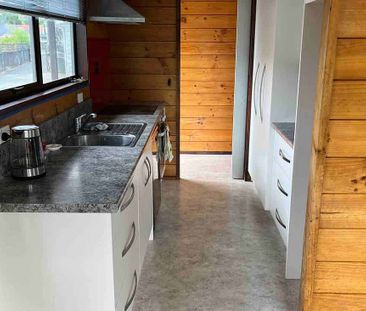 small 3 bedroom - Photo 2