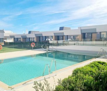 Alquiler de chalet adosado en Avenida Carmen Werner - Photo 3