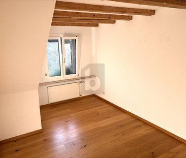 COZY LIVING WITH CHARM - Photo 3