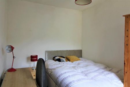 3 bedroom private hall to rent - Photo 5