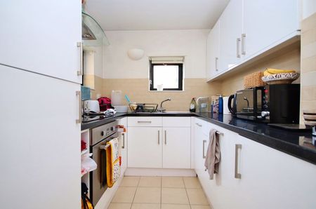 2 bed flat to rent in Chart House, London, E14 - Photo 5