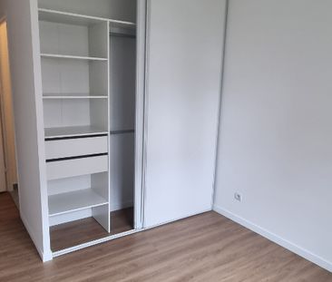 Location Appartement 4 pièces 92m² - Photo 3