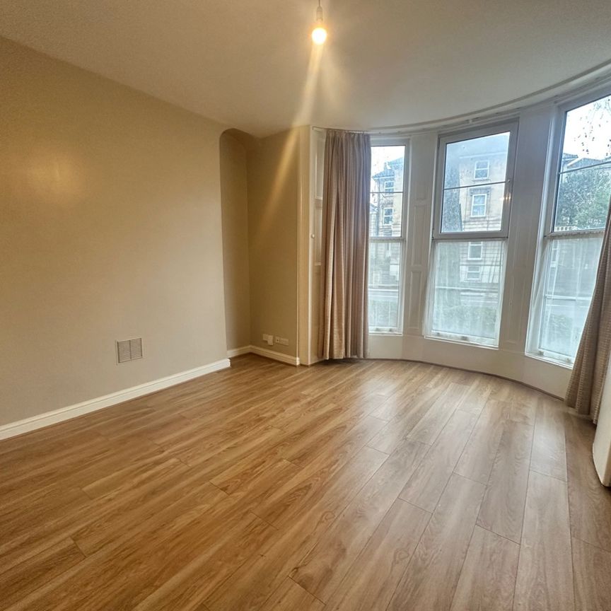 2 Bed Flat, Cheltenham Road, BS6 - Photo 1