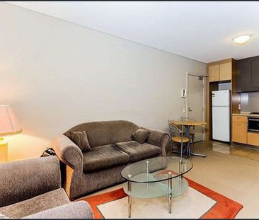 Ultra convenient unfurnished one bedroom in the 'Nuova' complex - Photo 4