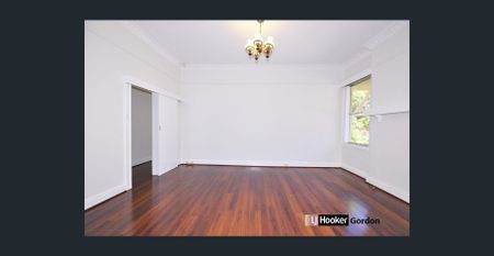 Walk to Trains, Spacious Home and Pets Friendly - Photo 2