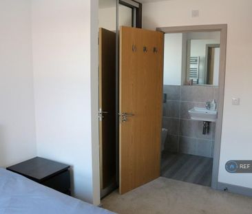 3 bedroom semi-detached house to rent - Photo 5