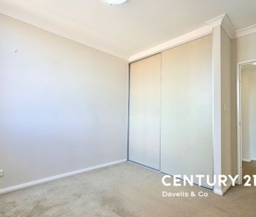 Convenient & Modern One Bedroom Apartment - Photo 3