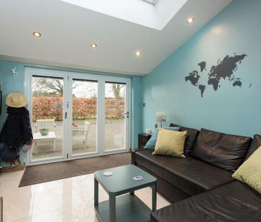 4 bedroom detached house to rent - Photo 2