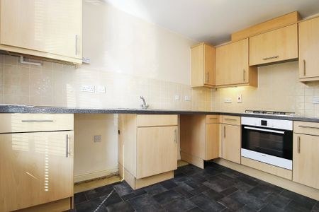 3 bed end of terrace house to rent in Sharman Row, Langley, SL3 - Photo 4