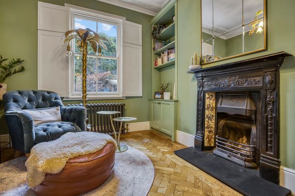 4 Bed Terraced House, Tomlins Grove, E3 - Photo 1