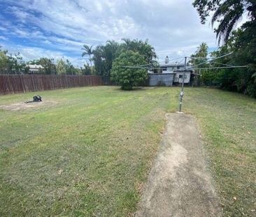 Spacious Low-Set Family Home in Prime Location - Photo 3