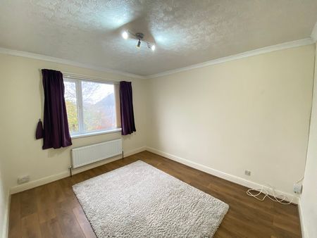 Saunders Way, Sketty, Swansea, SA2 - Photo 4