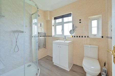 3 bedroom semi-detached house to rent - Photo 3