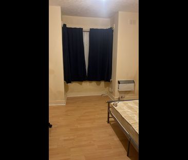 Studio Flat, Primrose Road, E10 - Photo 3