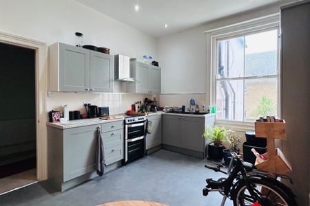 St. Georges Terrace - Photo 4