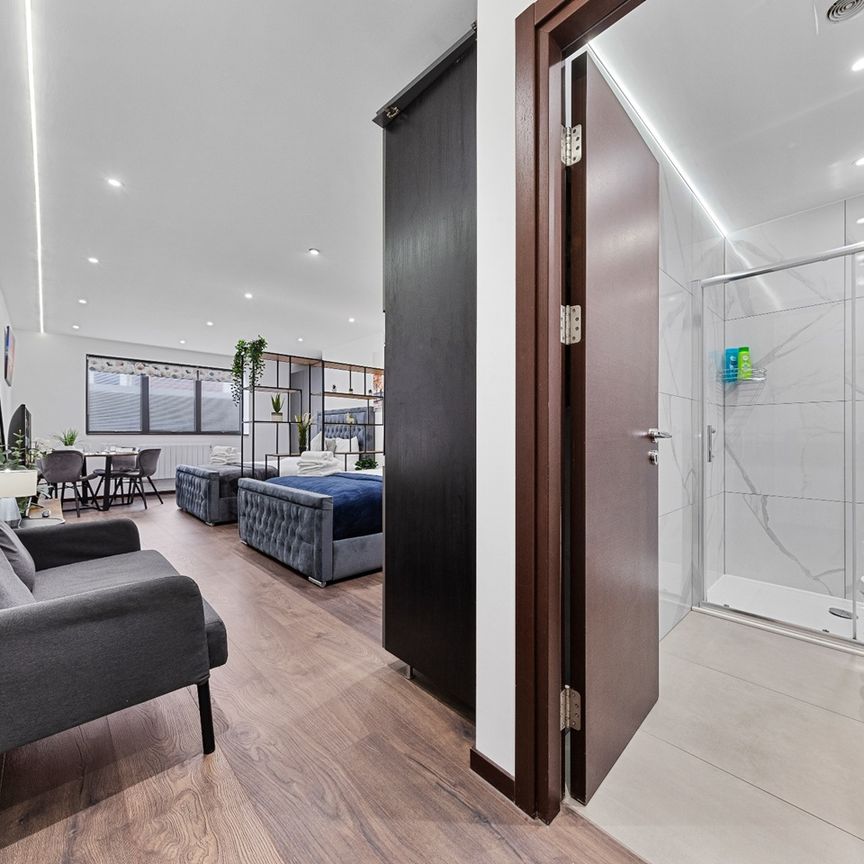 2 Bed Flat, Woodstock Road, NW11 - Photo 1