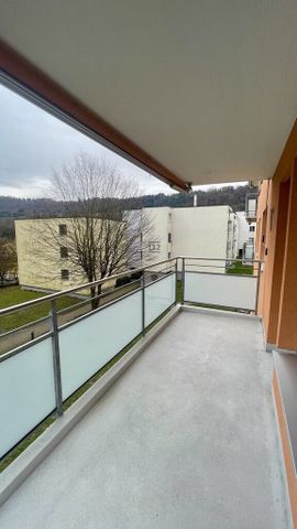 Living with a balcony - Photo 2