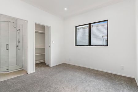 Fully Renovated Home - Photo 3