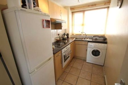 Queens Court, Tewkesbury, Gloucestershire, GL20 - Photo 4