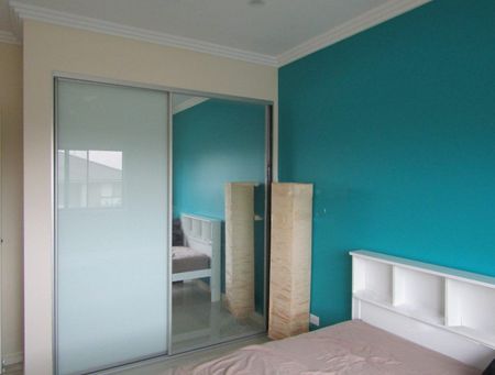 Stunning 5-Bedroom Family Home!! - Photo 5