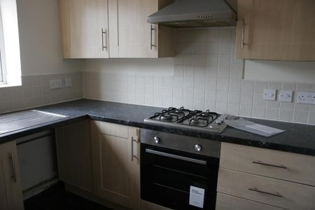 2 bedroom flat to rent - Photo 3