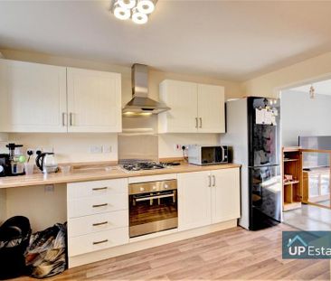 3 bedroom semi-detached house to rent - Photo 5