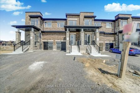 Condo Townhouse For Lease | E9033646 - Photo 2