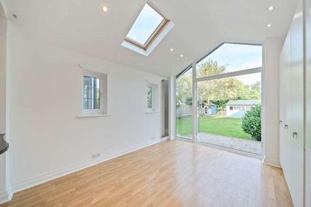 Hersham Road, Walton-on-thames, Surrey, KT12 - Photo 2