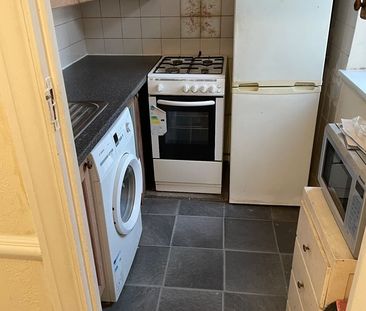 1 Bed Flat, Grasmere Gardens, IG4 - Photo 4