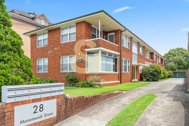 Stylish & Convenient 2-Bedroom Apartment - Photo 1