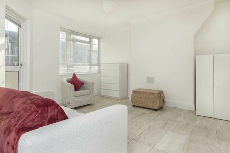 White City Estate, W12, London - Photo 4