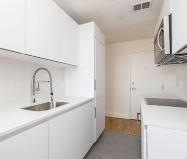 365 Eglinton Avenue East - Photo 4