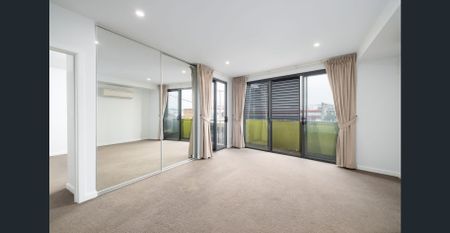 Modern 1-Bedroom Apartment in Prime CBD Location - Photo 4