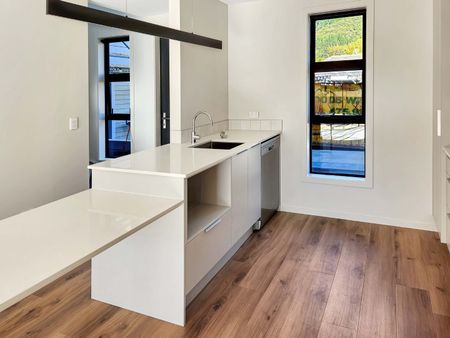 Wainuiomata, 2 bedrooms with Carpark - Photo 3