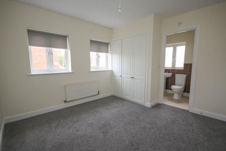 3 bedroom semi-detached house to rent - Photo 5