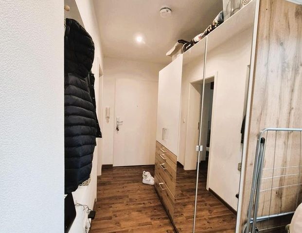 **EIN NEST**SÜSSES ZWEI-ZIMMER-APARTEMENT MIT KÜCHE FÜR -1- PERSON*** - Foto 1