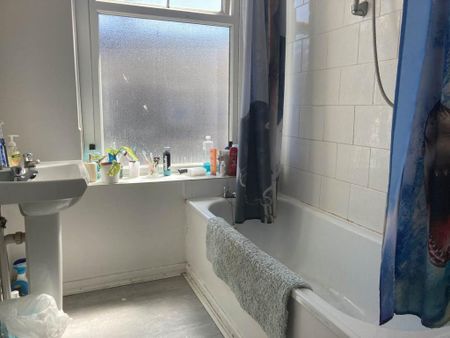 5 bedroom house to rent - Photo 2