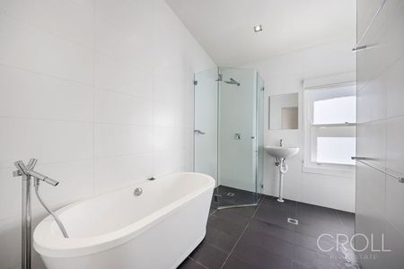 Architecturally Designed Four-Bedroom Terrace - Photo 5