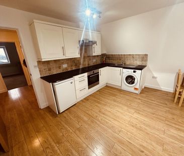 1 bedroom flat to rent - Photo 2