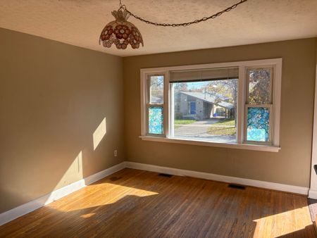 For Lease - 378 Aberdeen Avenue, Peterborough, Ontario - Photo 4