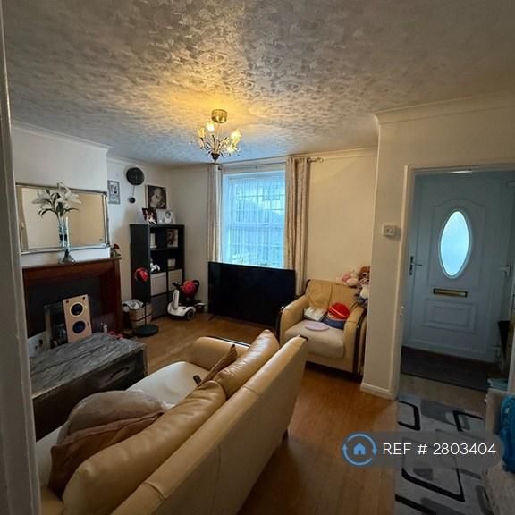 4 bedroom terraced house to rent - Photo 1